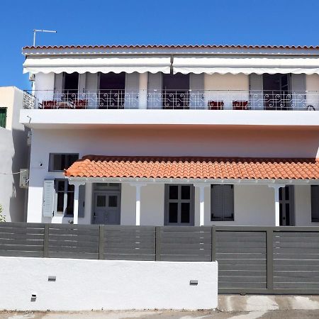Axs First Floor Apartment Aegina Town Екстер'єр фото